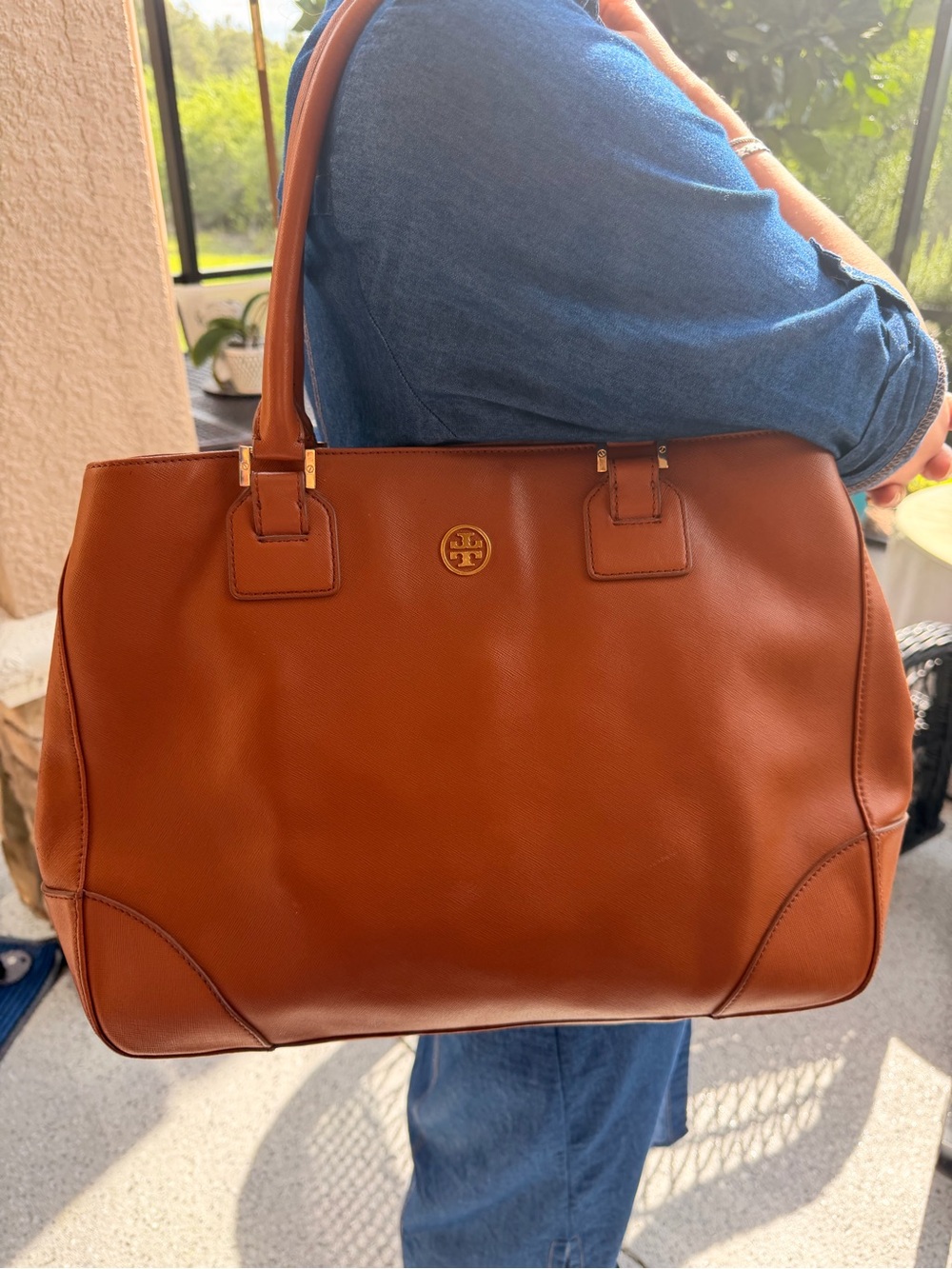Tory Burch Robinson Saffiano Leather Tote Bag Cognac Brown Zip Satchel 16 Inch - Picture 3 of 16